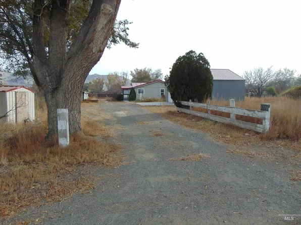 1776 Airport Rd, Vale, OR 97918