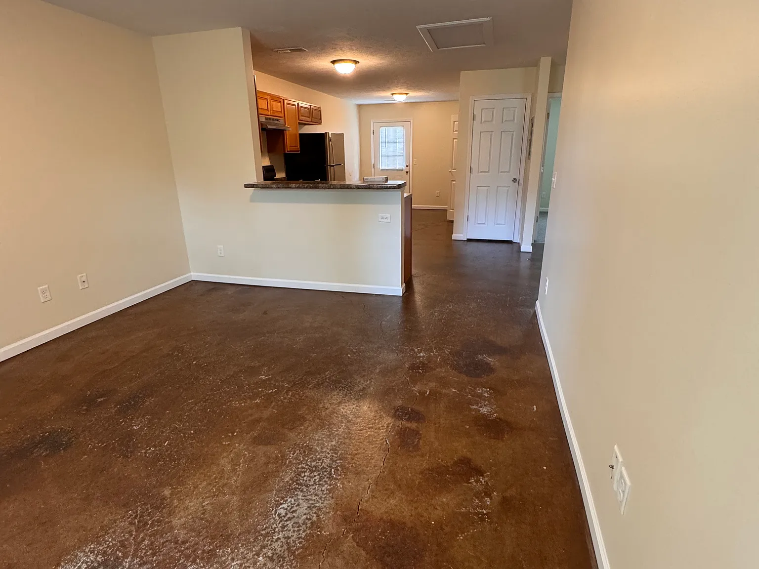 2 bed, $950 — Photo 1