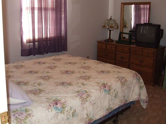 Guest bedroom