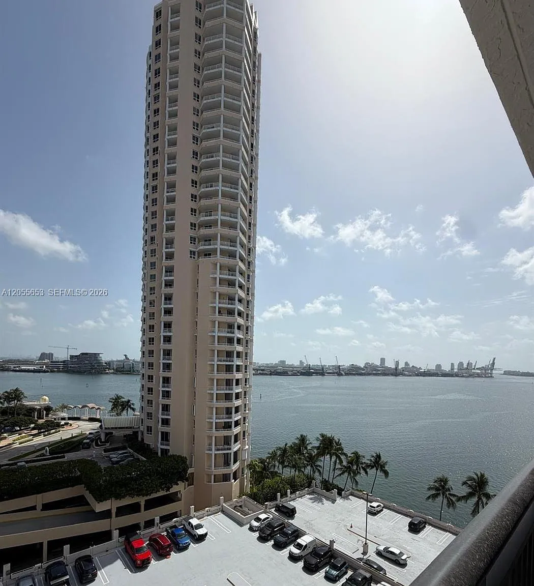 Brickell Key Ii Condo — Photo 1