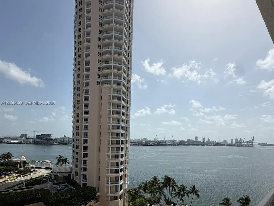 540 Brickell Key Dr #1418