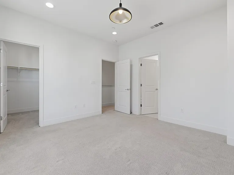 1580 Wright Ave — Photo 6
