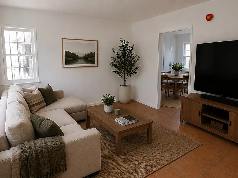 9230 California Ave #B — Photo 1