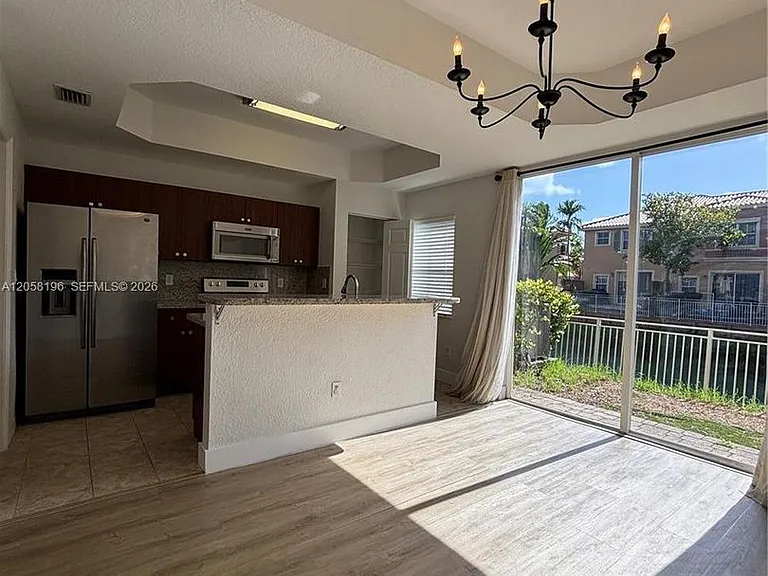 4931 N Harbor Isles Dr #203 — Photo 2