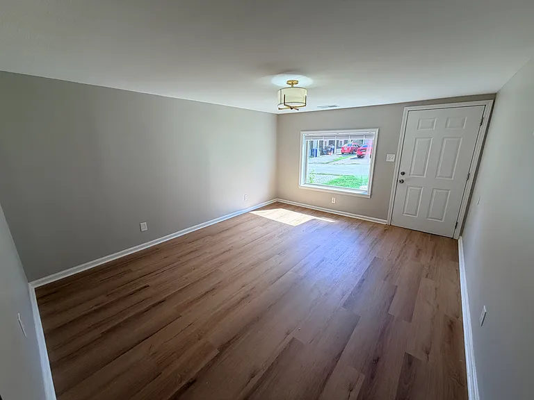241 Kahl Ct — Photo 6