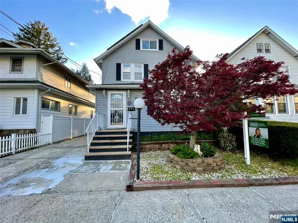 172 Roosevelt Ave, Bergenfield, NJ 07621