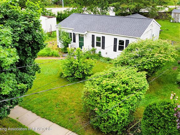 3rd image of 874 Brookdale St