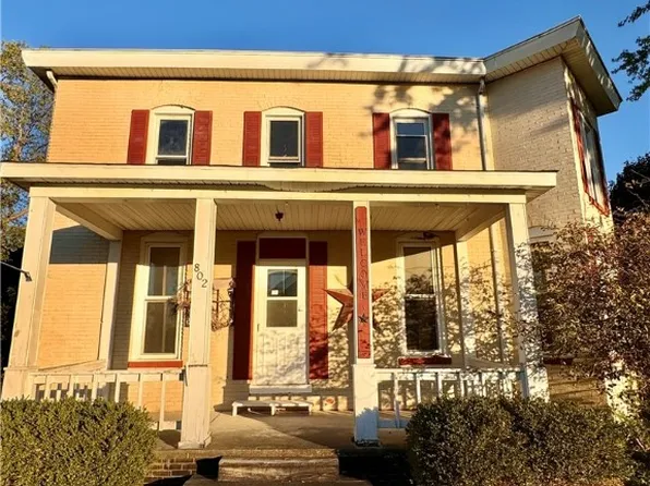 802 Locust Ave, Neoga, IL 62447