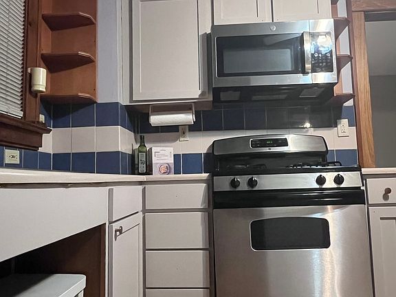 3rd image of 1092 Sherman Ave