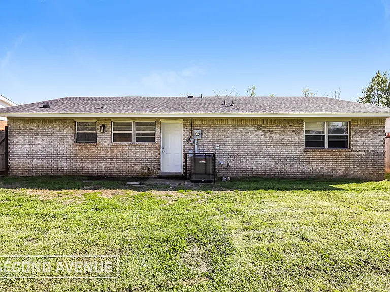 703 Willis St — Photo 16
