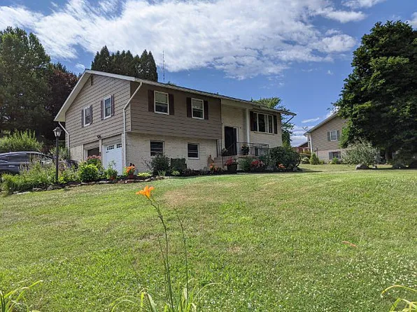 469 Ridge Rd, Lewisberry, PA 17339