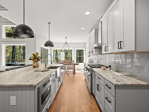 3rd image of 158 Tree Line Ln