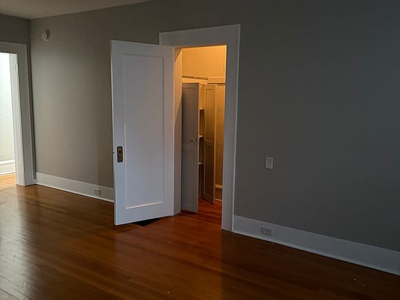 2nd image of 2039 E Genesee St APT 2