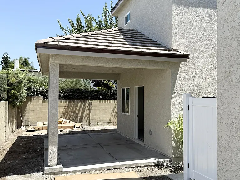 19036 Bridgeway Ln — Photo 2