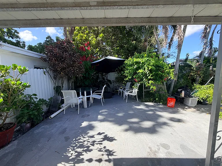2314 SW 60th Ave — Photo 9