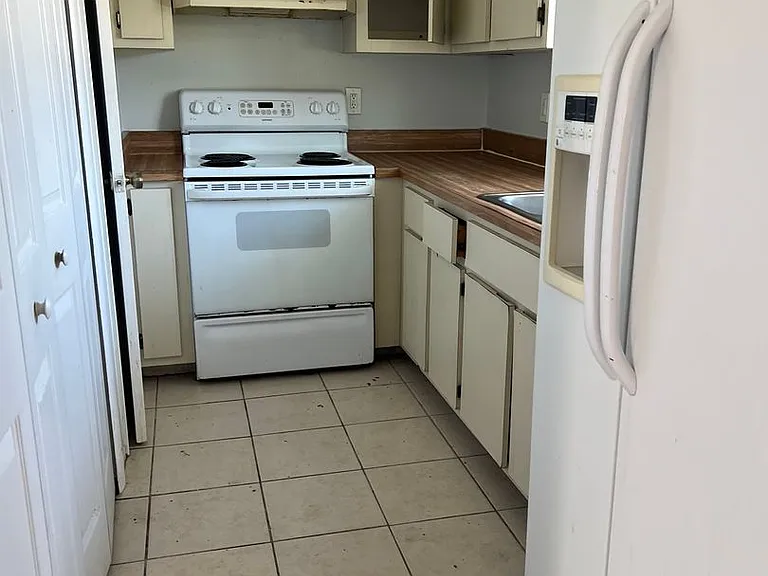 1517-21 SW Santa Barbara Pl — Photo 3