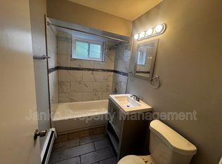 2057 135th Pl APT 2, Blue Island, IL 60406