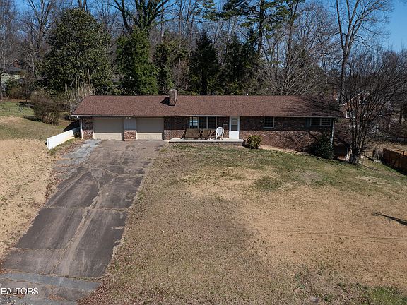 2nd image of 2405 Monterey Rd