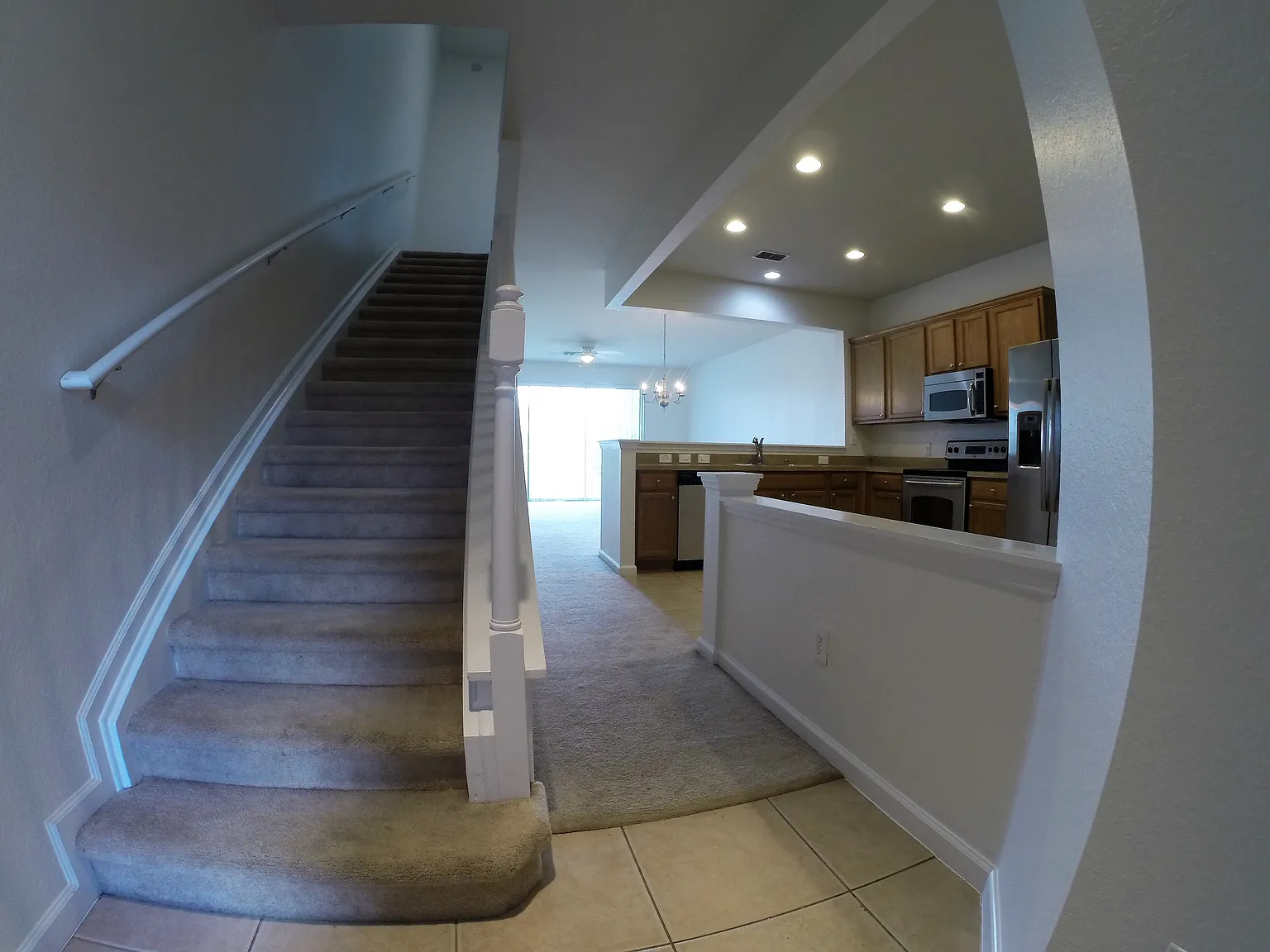 3 bed, 2.5 bath, 1584 sqft, $1,650 — Photo 2