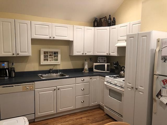 2nd image of 400 16th Ave #1