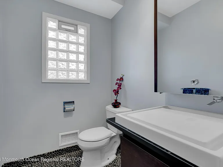 2912 Logan Rd — Photo 14