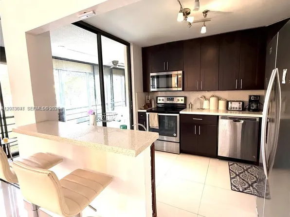 671 NE 195th St APT 227-E, Miami, FL 33179