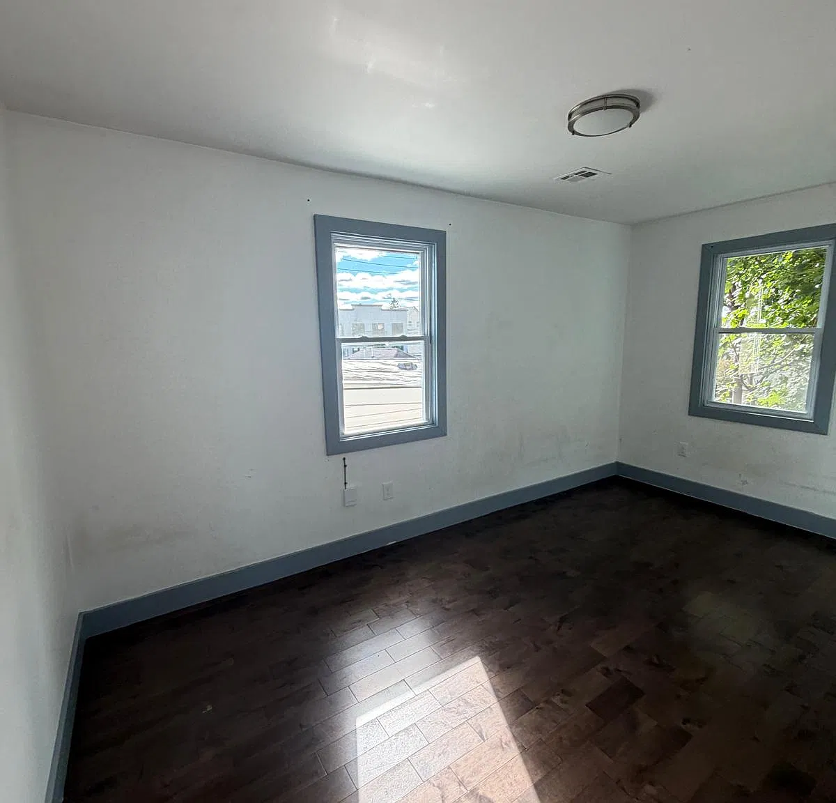 4 bed, 1.5 bath, 1350 sqft, $2,275 — Photo 2