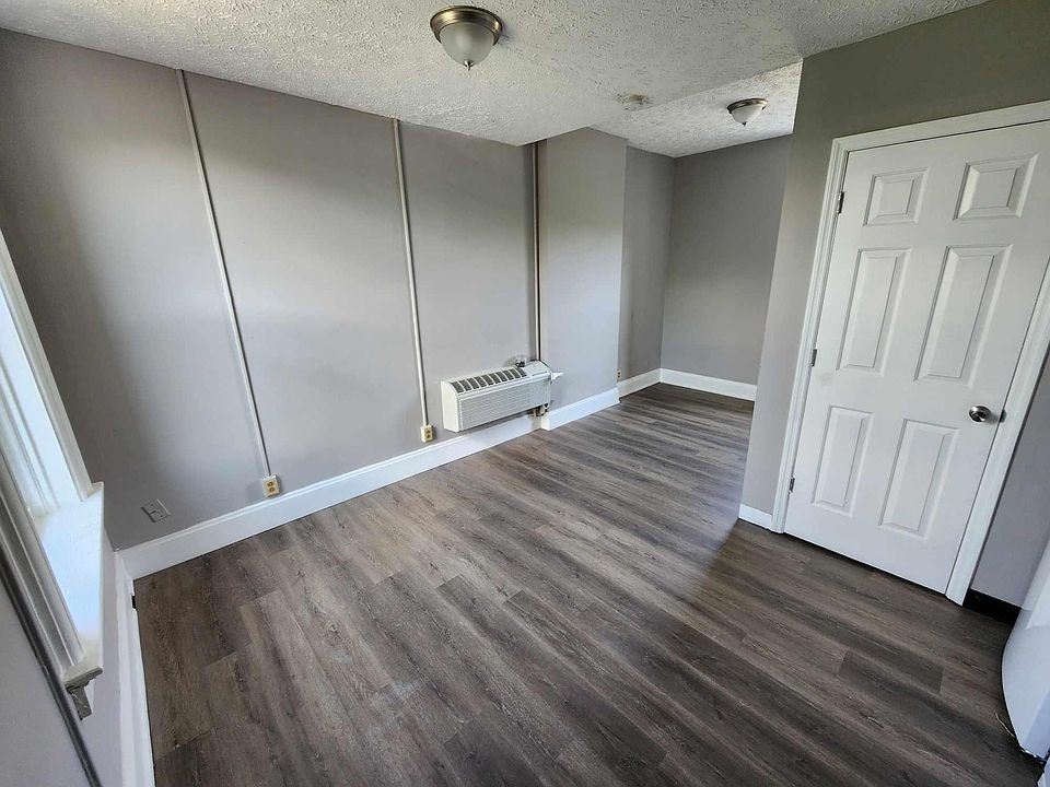 2nd image of 2566 Beekman St APT 3B