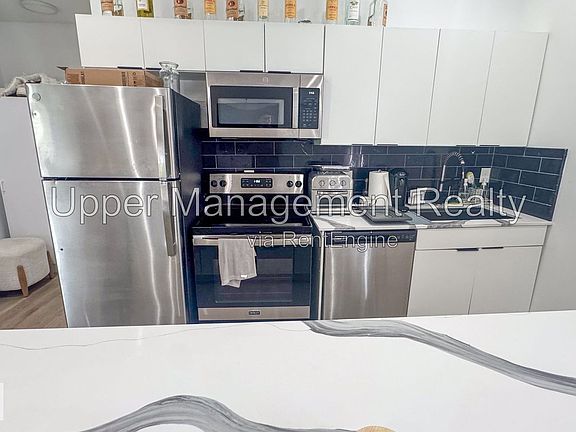 5th image of 7712 Hampson St #636