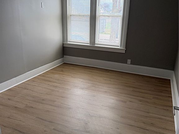 2nd image of 43 York St