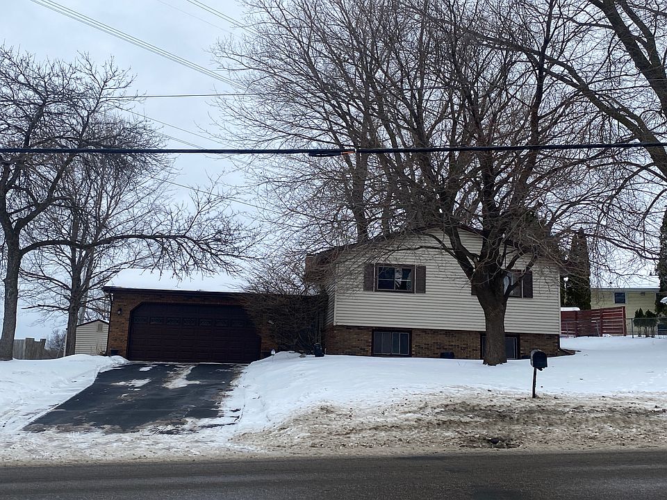 1st image of 700 Martha Ln