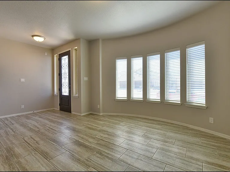 221 Jennice Cir — Photo 9
