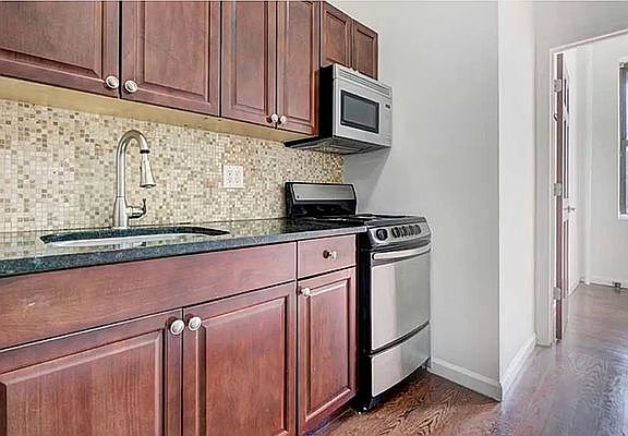 2nd image of 250 Broome St APT 9