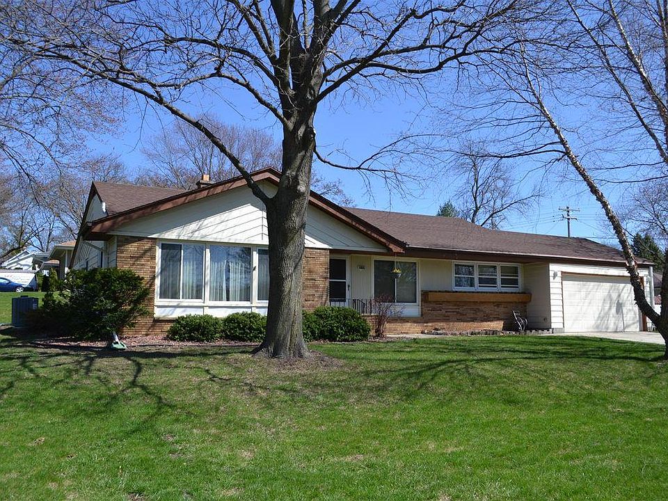1st image of 6110 S 106th St