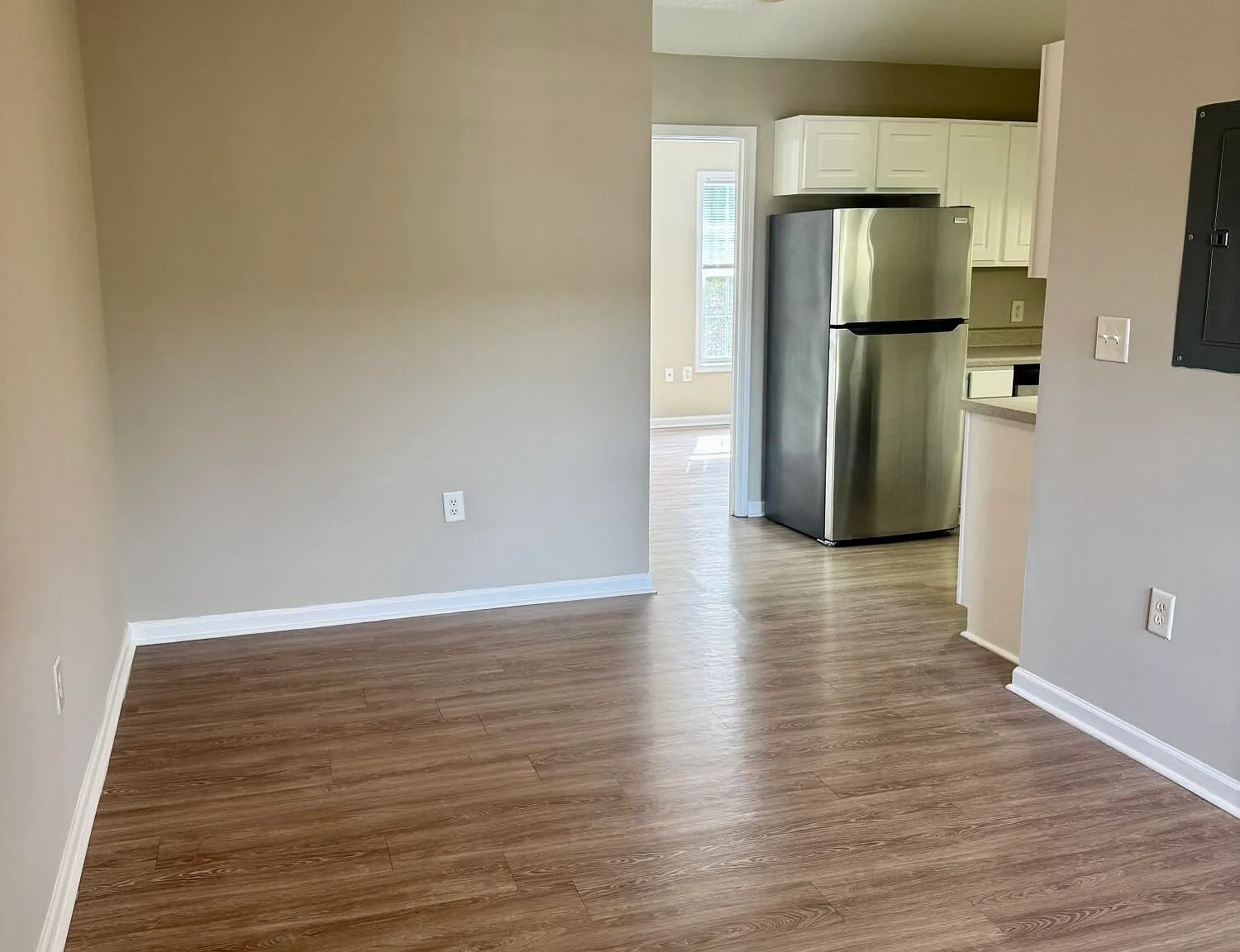 1 bed, 1.0 bath, $850 — Photo 3