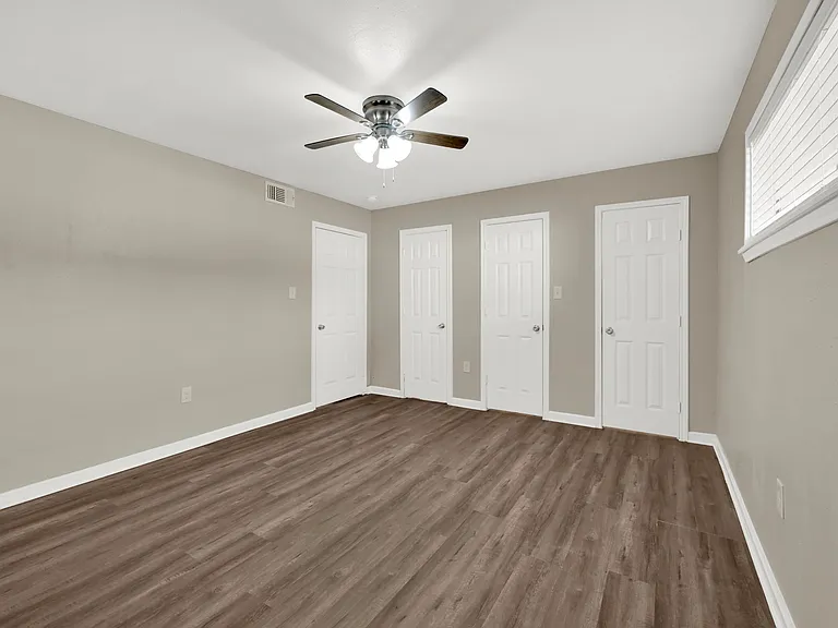 7245 Hillcroft St — Photo 15
