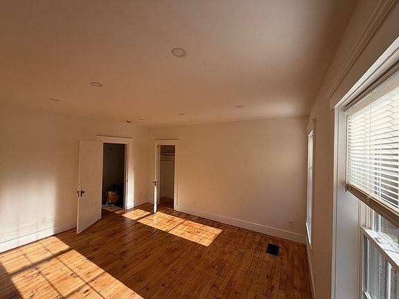 5th image of 16 Merrill Rd APT 2