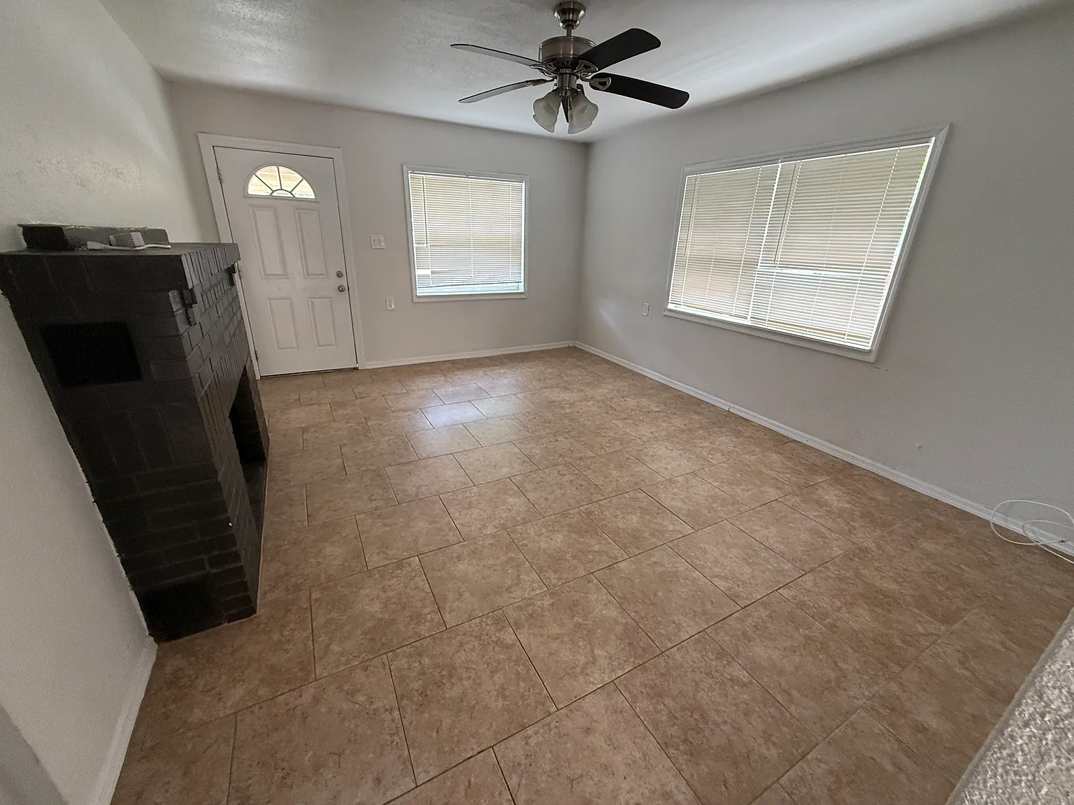 5098 N Ridge St — Photo 3