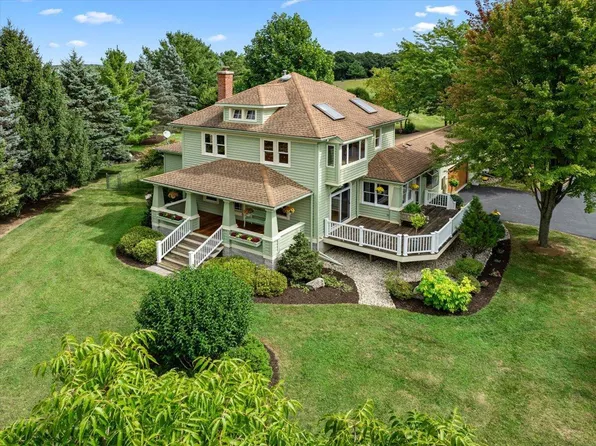 427 North Maple LANE, Burlington, WI 53105