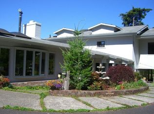 450 Hemlock St, Florence, OR 97439