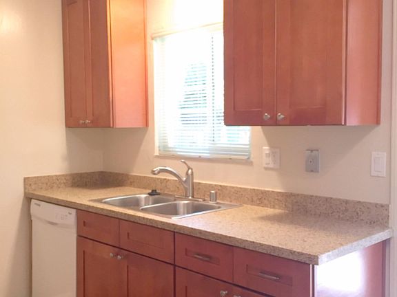 3rd image of 7424 Rainbow Dr #Br2pzs234