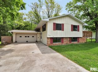205 Fairoaks Ct, Bartonville, IL