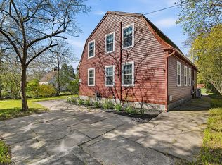 239 Ocean Ave, New London, CT 06320