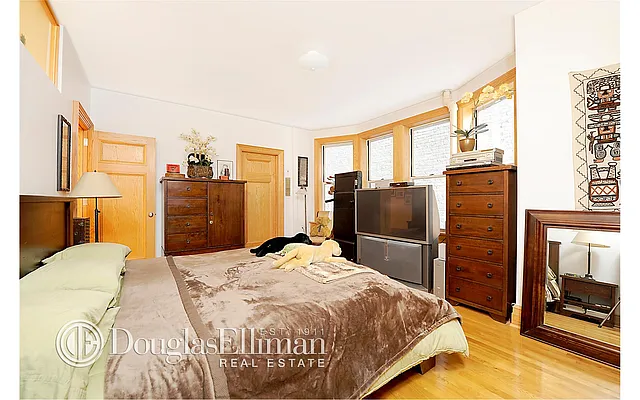 Sold by Douglas Elliman | media 24