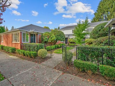 2105 NE Everett St APT 3, Portland, OR, 97232