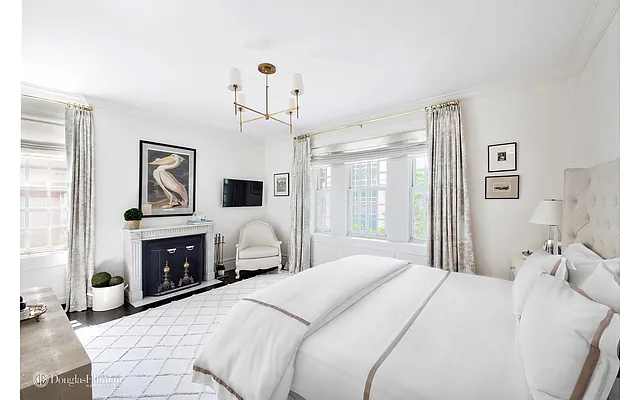 Sold by Douglas Elliman | media 8