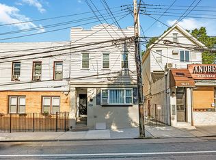 5623 61st St, Maspeth, NY 11378