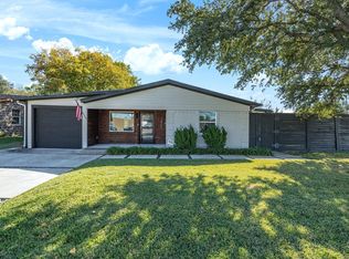 13906 Dennis Ln, Farmers Branch, TX 75234