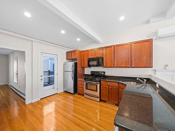 3rd image of 15 Vinton St #3