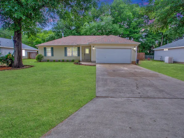 306 Strawbridge Dr, Crestview, FL 32539